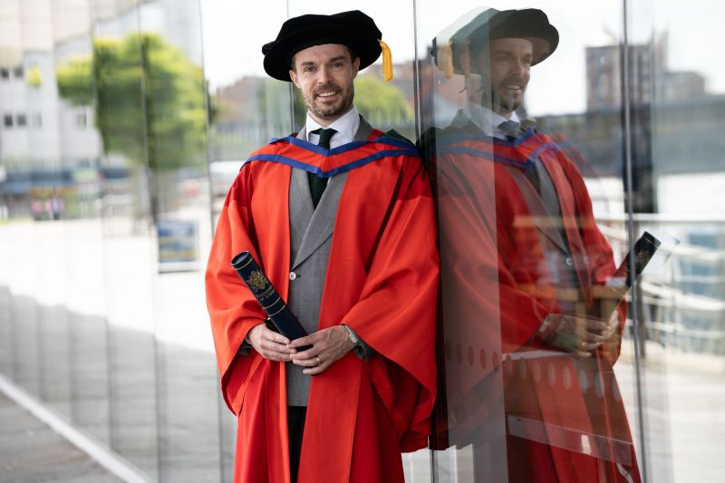 Renowned Artist and Celebrated Alumni Oliver Jeffers receives Honorary Doctorate award from Ulster University  image
